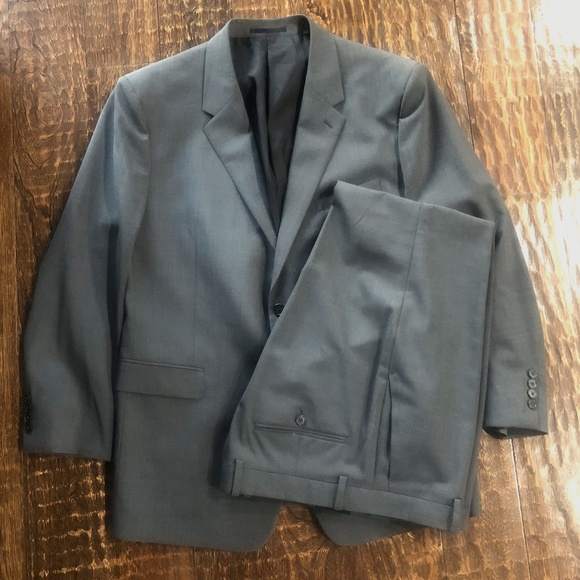 Theory Grey 2-Piece Suit-Size 34 (EUC)